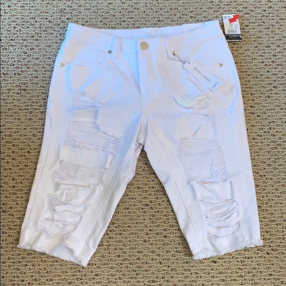 rue 21 mid rise bermuda white shorts distressed